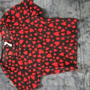 Red Heart Patterned Black Crop Top